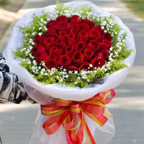 99朵、33朵、19朵、11朵玫瑰代表什么意思？ - 第2张 - 懿古今(www.yigujin.cn)